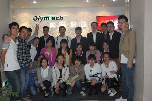 1奥林网络参观和面试师生合影.jpg
